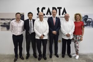 Presidente de Avianca visitó nuestra exposición sobre la Scadta