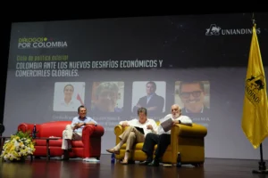 Expertos analizaron los desafíos económicos y comerciales de Colombia en Diálogos por Colombia - foto 7